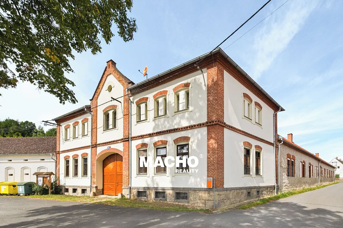 Prodej zemědělské usedlosti 181 m², pozemek 314134 m²